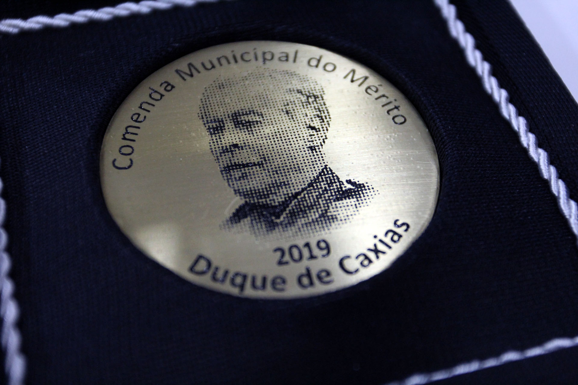 Legislativo homenageia quatro profissionais da área de segurança pública com a Comenda Municipal do Mérito Duque de Caxias