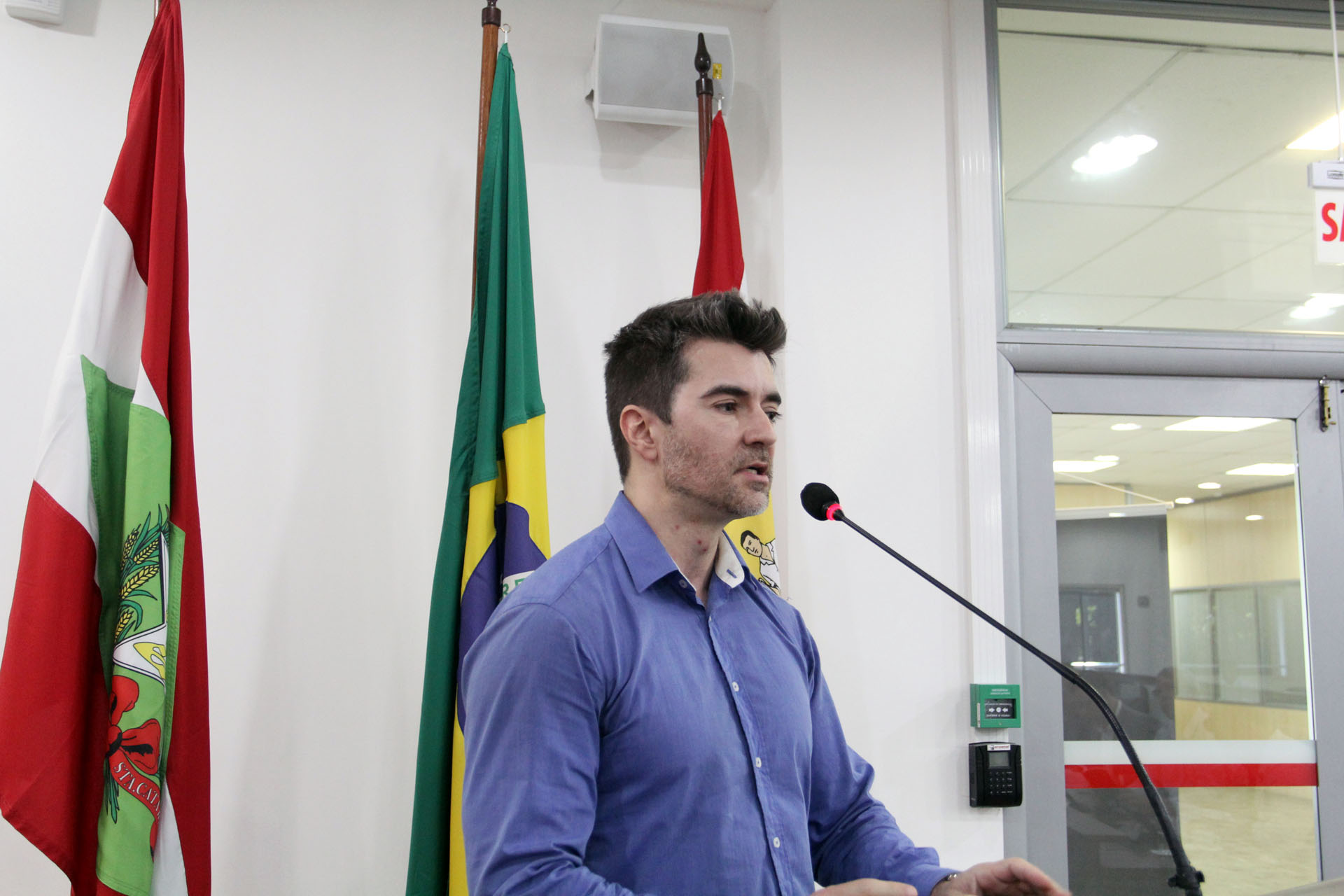 Procurador jurídico da Câmara apresenta novo livro sobre o processo legislativo do município de Blumenau