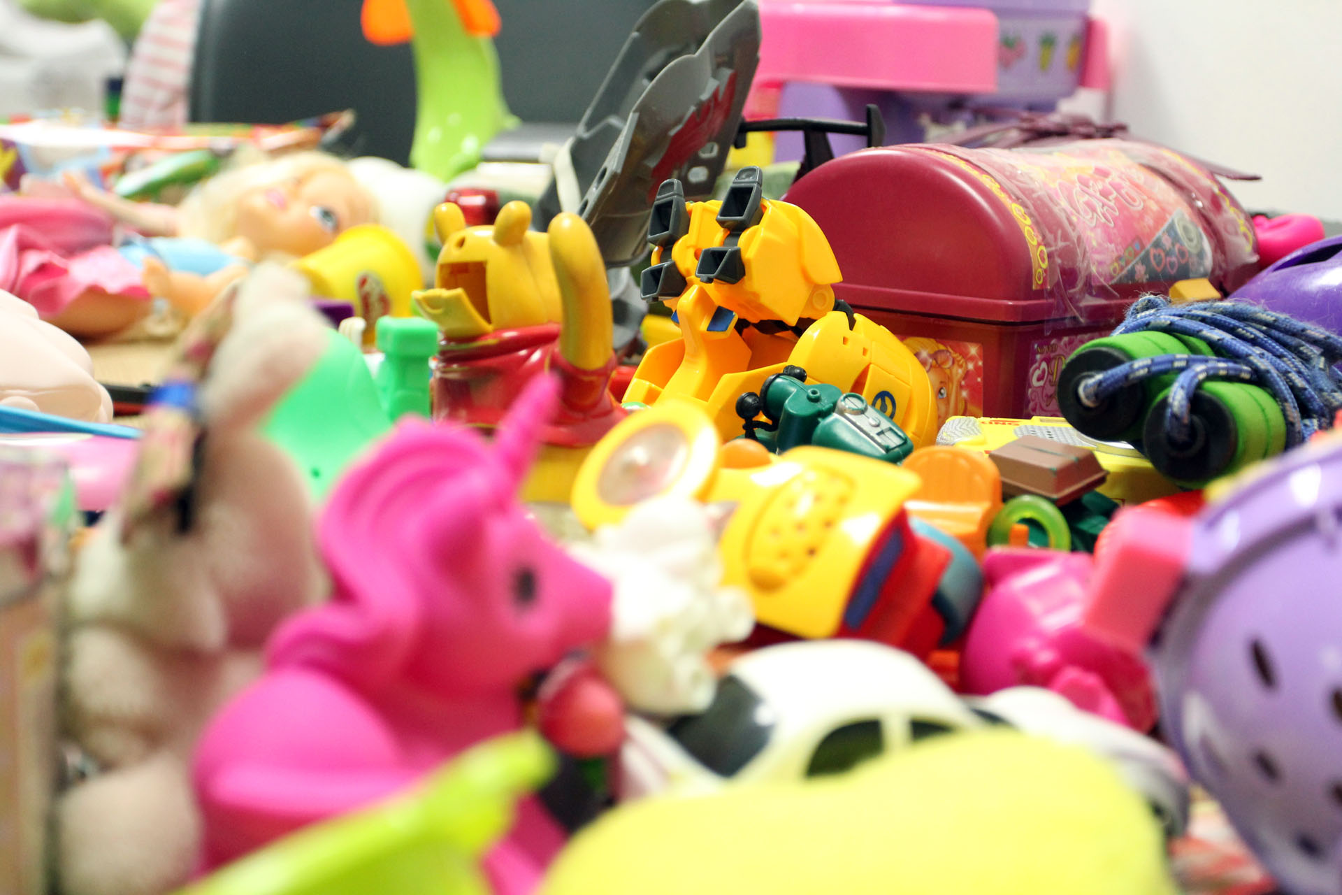 Câmara Mirim realiza doação de brinquedos para crianças de CEI de Blumenau