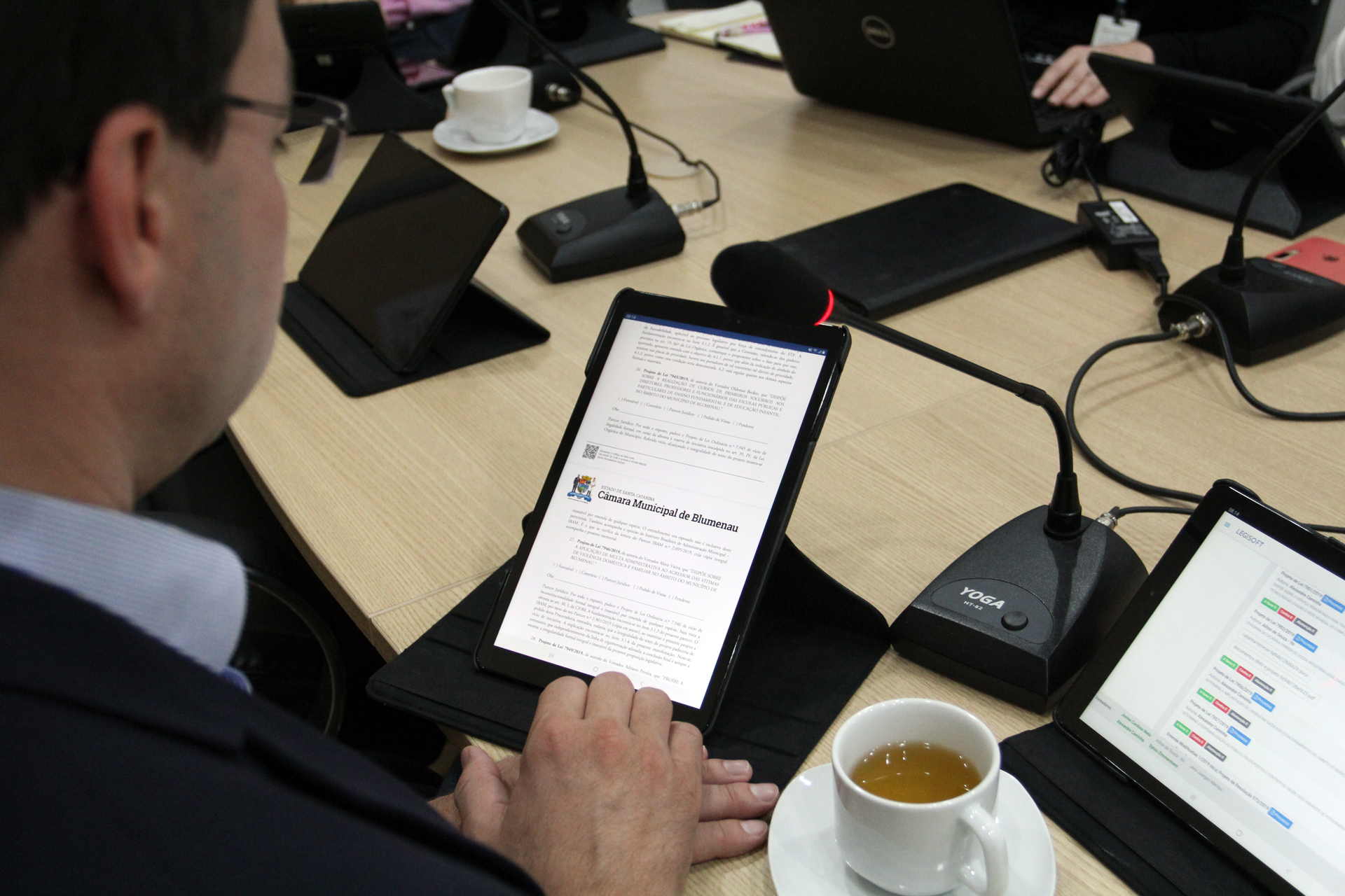 CCJ analisa 11 projetos de lei e 14 emendas