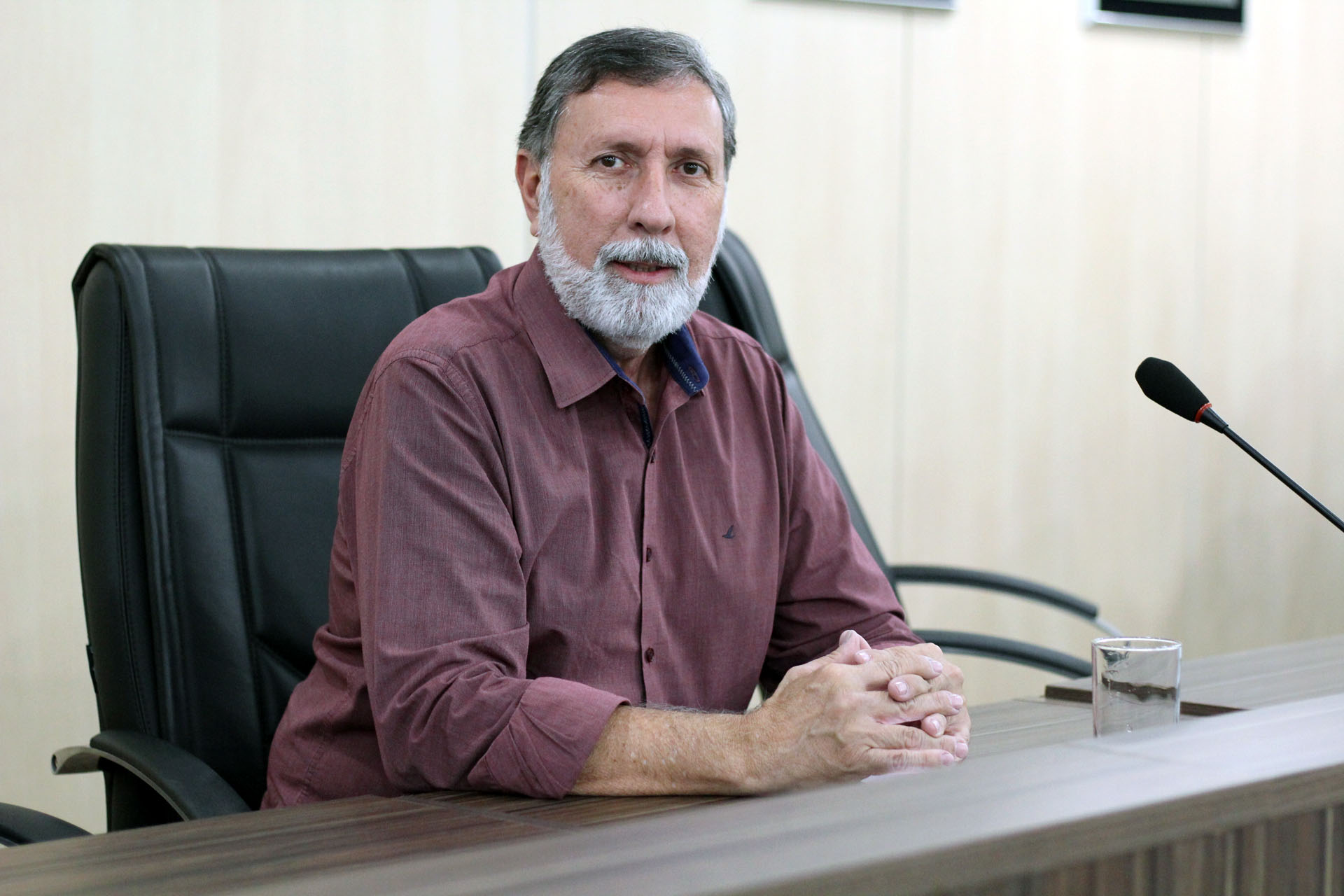 Secretário de Desenvolvimento Social e Amub divulgam na tribuna livre café beneficente em prol da Casa Eliza