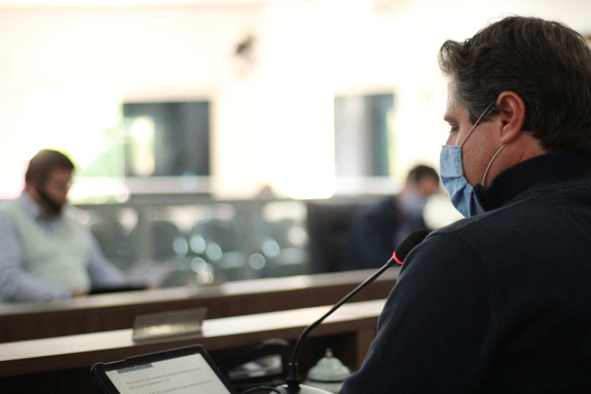 Aprovado projeto que dispensa usuários de próteses metálicas de passarem por portas magnéticas