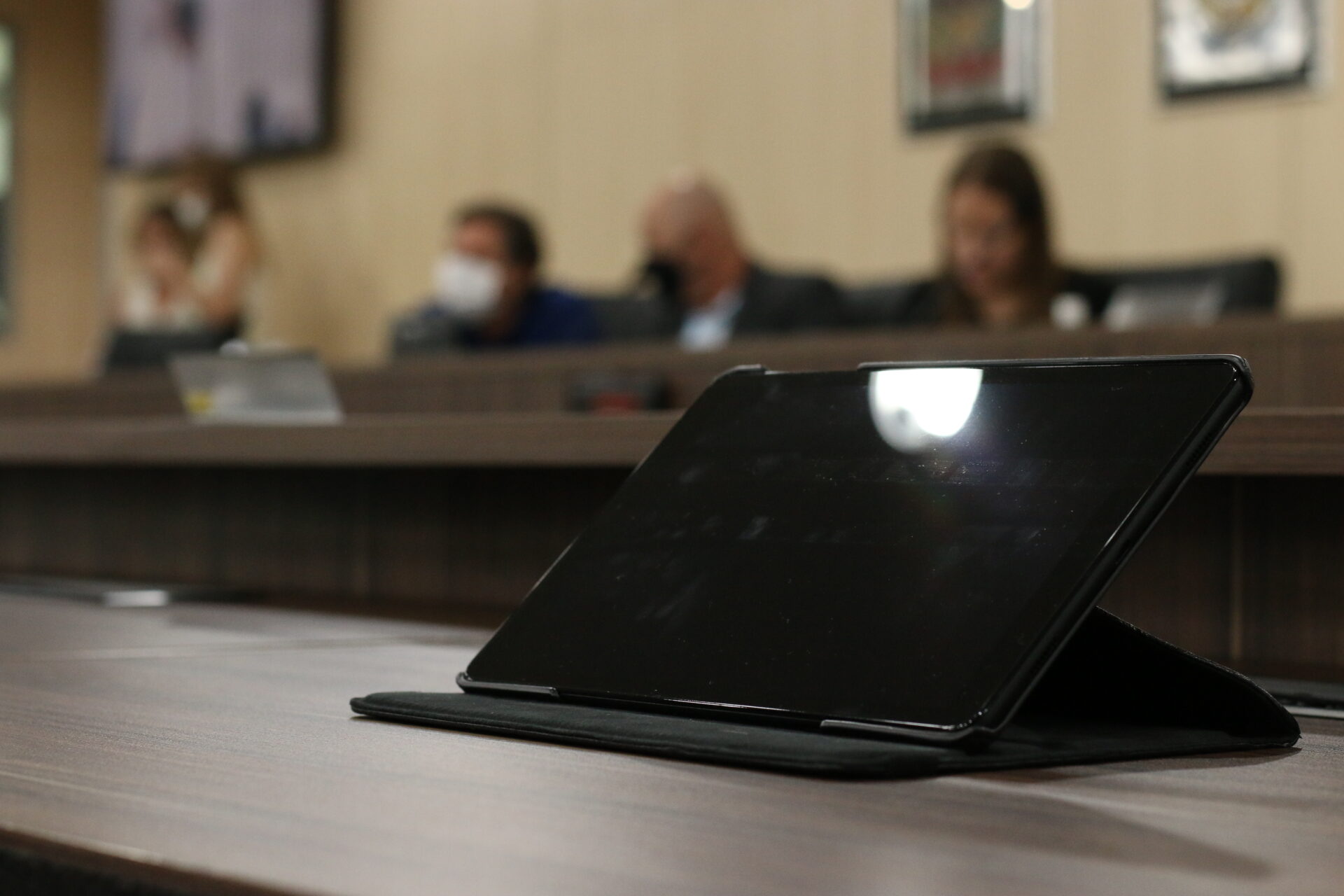 Vereadores aprovam projeto de lei que proíbe uso de radares móveis pelo Seterb