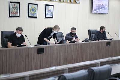 Dois projetos de lei e duas emendas passam pelas comissões de Educação, Transportes e Agricultura