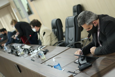 Dois projetos de lei e um projeto de decreto legislativo recebem pareceres favoráveis da Comissão de Finanças