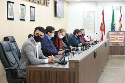 Três projetos de lei passam pela Comissão de Finanças