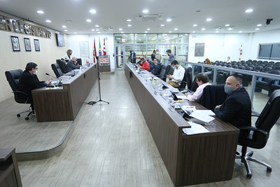 Câmara aprova três projetos de decreto legislativo que concedem Comenda e título de Cidadão Blumenauense