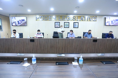 Oito projetos de lei e cinco emendas recebem pareceres favoráveis da Comissão de Finanças