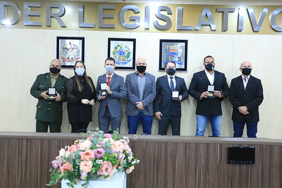 Legislativo homenageia militares e civis com a Comenda Municipal do Mérito Duque de Caxias