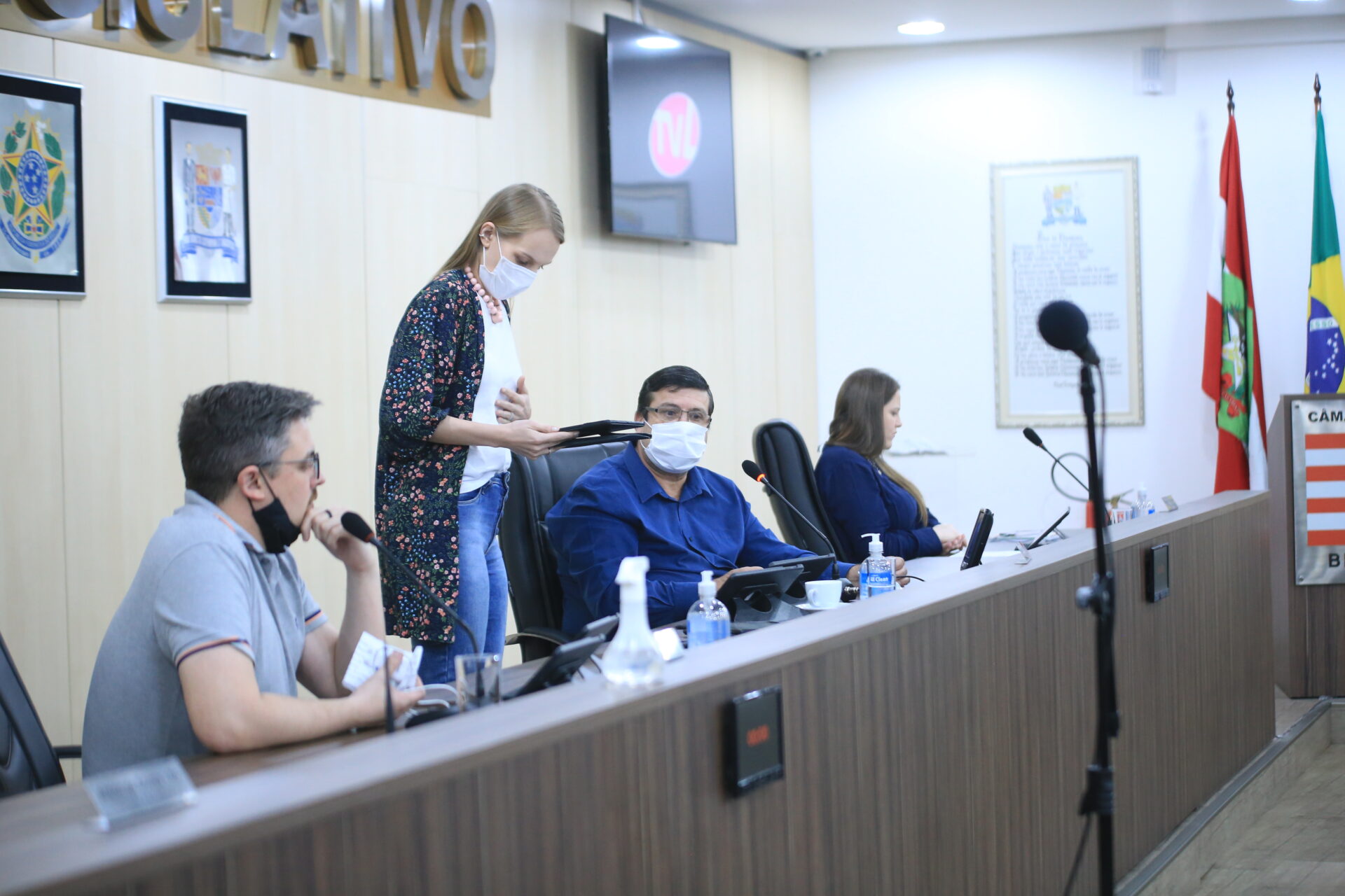 Comissão de Análise às Emendas à Lei Orgânica dá parecer favorável a emenda vinculada à proposta que altera prazo de respostas do Executivo municipal à Câmara de Vereadores