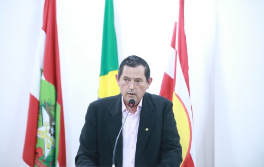 Campanha “APAE PREMIA” é divulgada na Tribuna Livre pelo presidente da entidade
