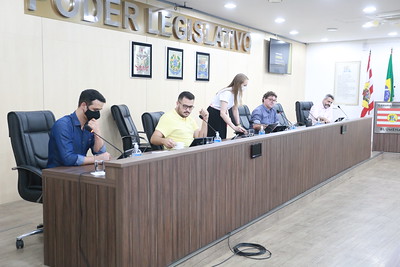 Dois projetos de lei, projeto de resolução e uma emenda recebem pareceres favoráveis da Comissão de Finanças