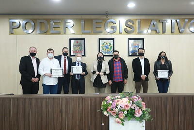 Câmara entrega moções de louvor a empresa, cooperativa e a entidade que têm contribuído com o desenvolvimento da cidade