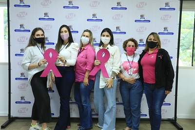 Servidores da Câmara de Blumenau vestem-se de rosa para lembrar da prevenção ao câncer de mama