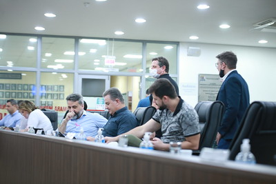 Câmara aprova nove projetos de lei e acata um veto do Executivo