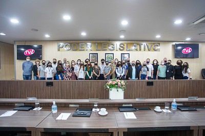 Câmara Mirim de Blumenau homenageia professores em sessão solene