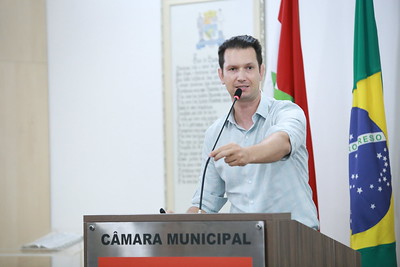 Deputado Gilson Marques ocupa a tribuna livre para fazer prestação de contas de seu mandato