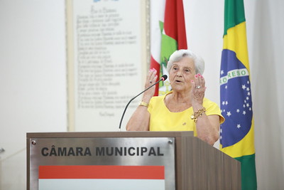 Dra. Mariazinha ocupa a tribuna para falar sobre a importância da mulher na sociedade