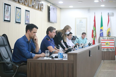 Quatro projetos passam pela Comissão de Finanças, que foi contrária a um substitutivo global