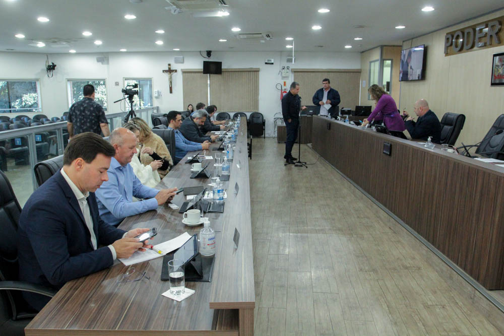 Aprovados três projetos do Executivo durante sessão