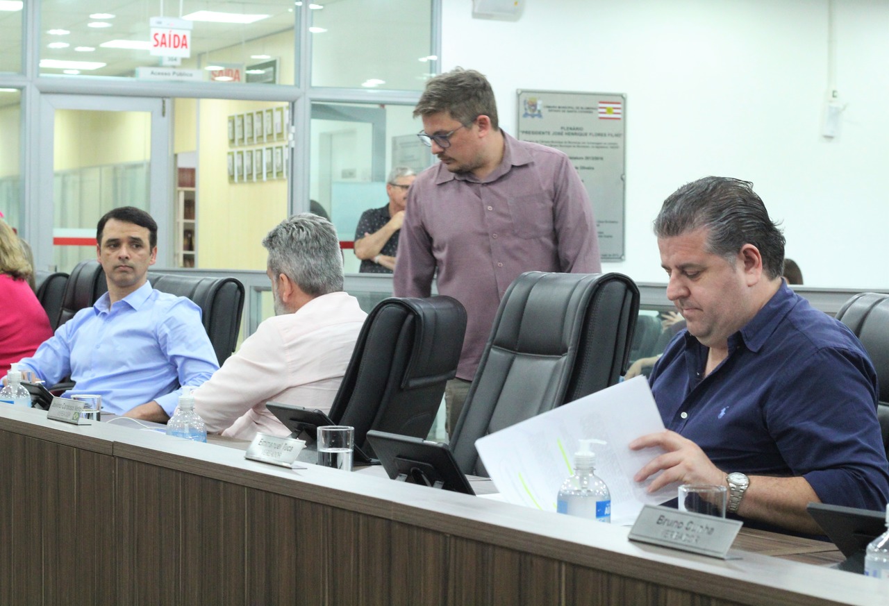 Câmara aprova nesta terça-feira relatório final de comissão e concessão de comenda