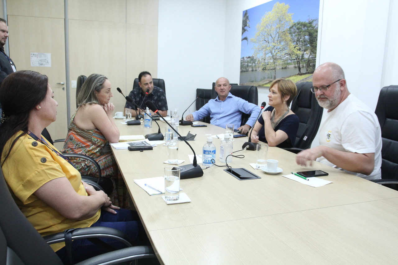 Frente Parlamentar da Apicultura e Meliponicultura se reúne para debater questões relacionadas à pulverização na cidade
