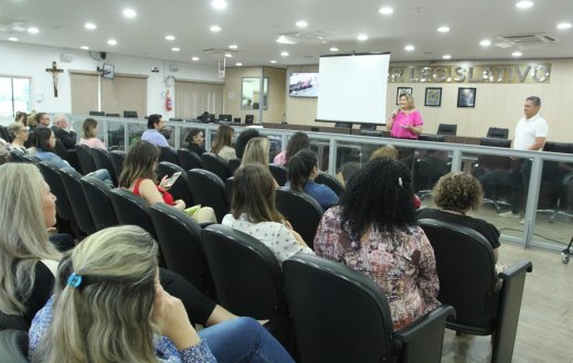 Mais de 40 pessoas participam da abertura da Semana Municipal do Empreendedorismo Feminino na Câmara