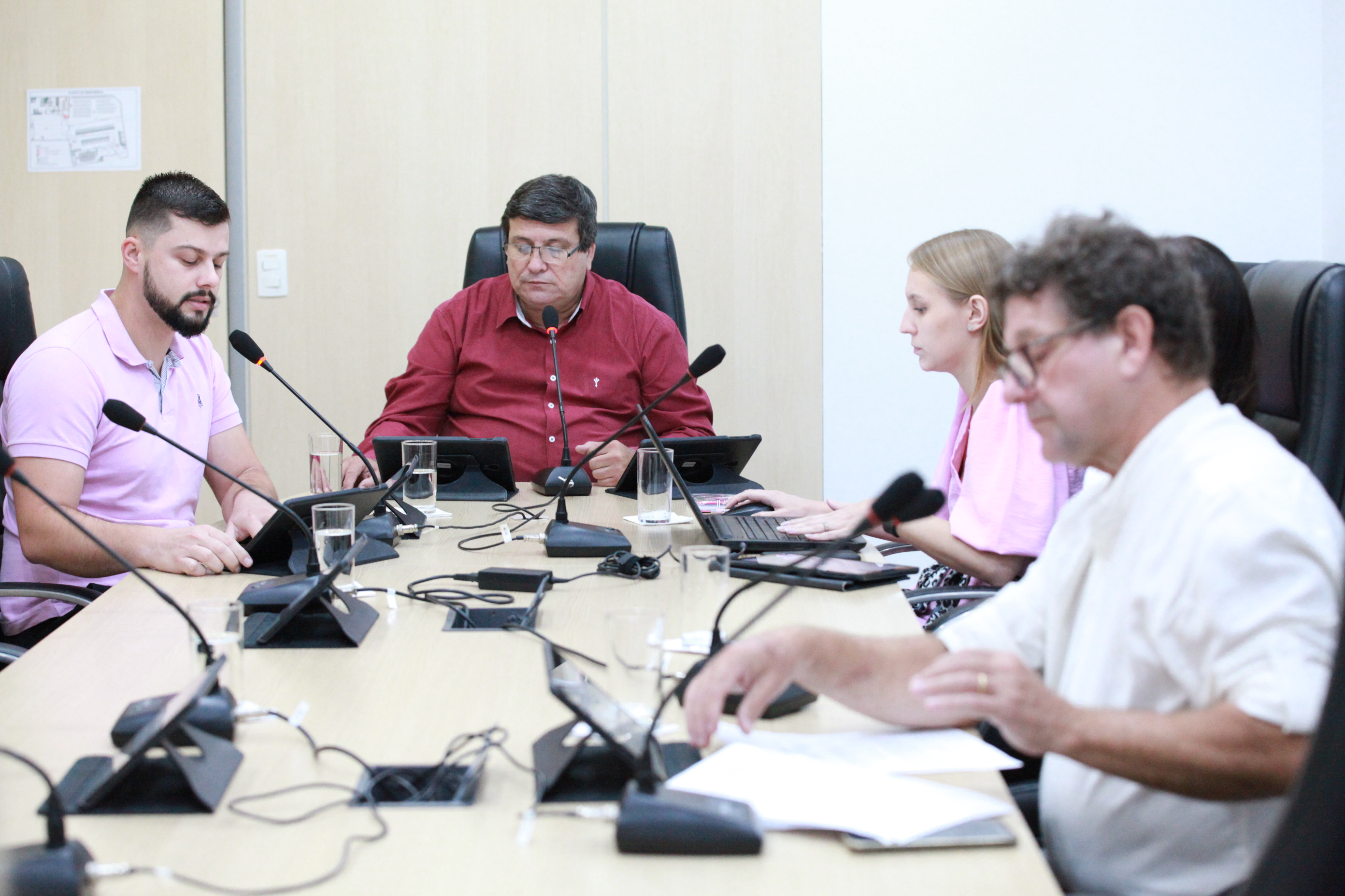 Comissão de Finanças dá pareceres favoráveis a dois projetos de lei