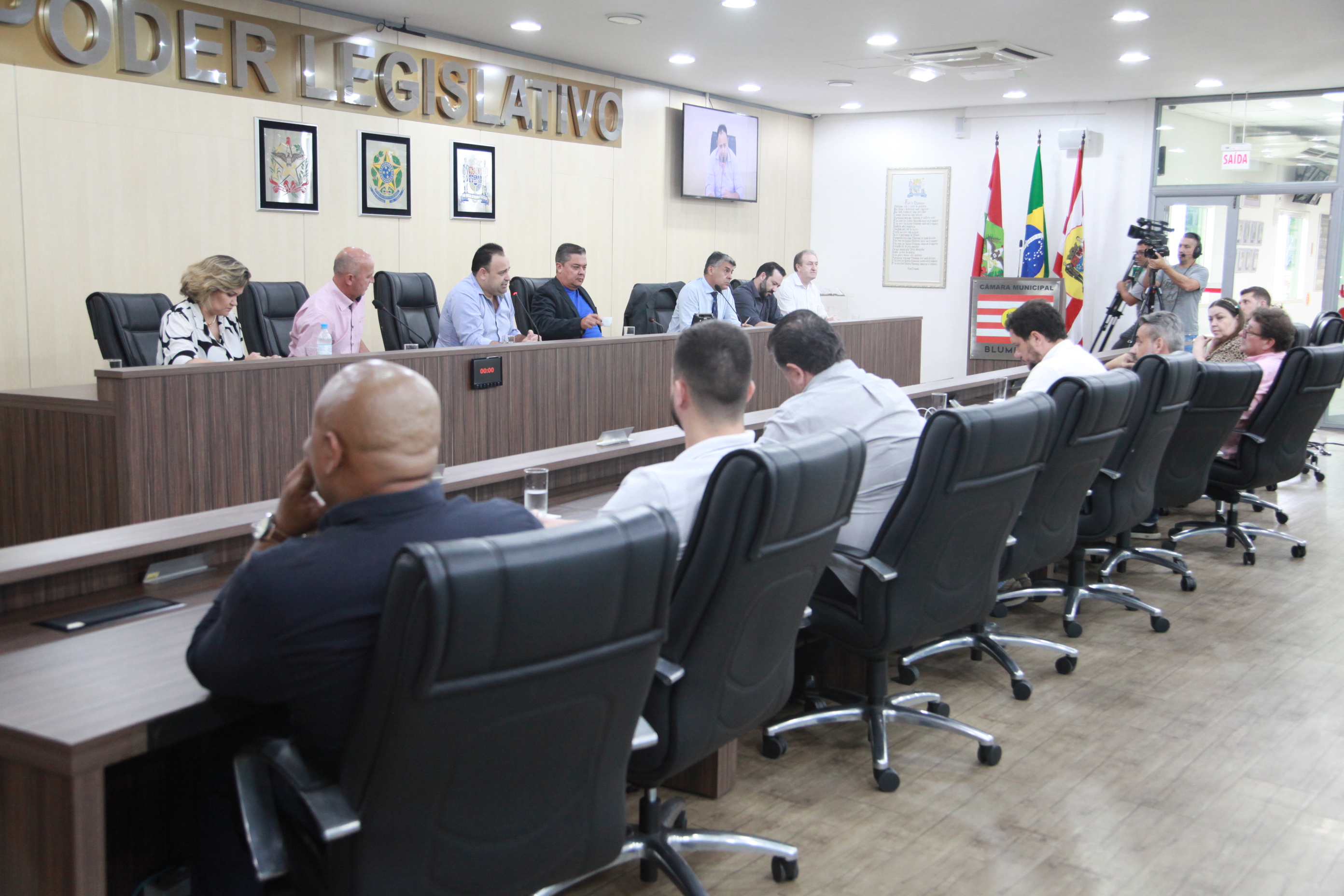 Câmara realiza reunião com promotor do MP e Secretário de Planejamento para debater sobre roçadas no município