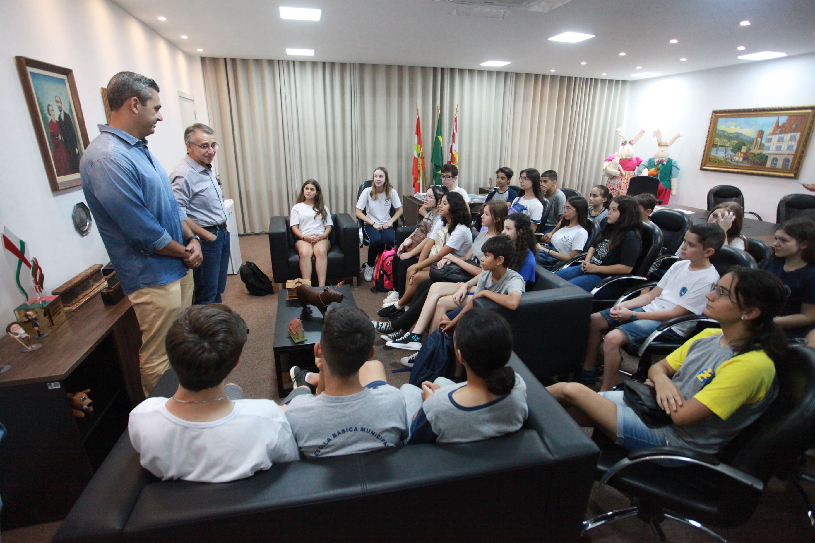 Vereadores mirins conhecem a estrutura do Executivo Municipal