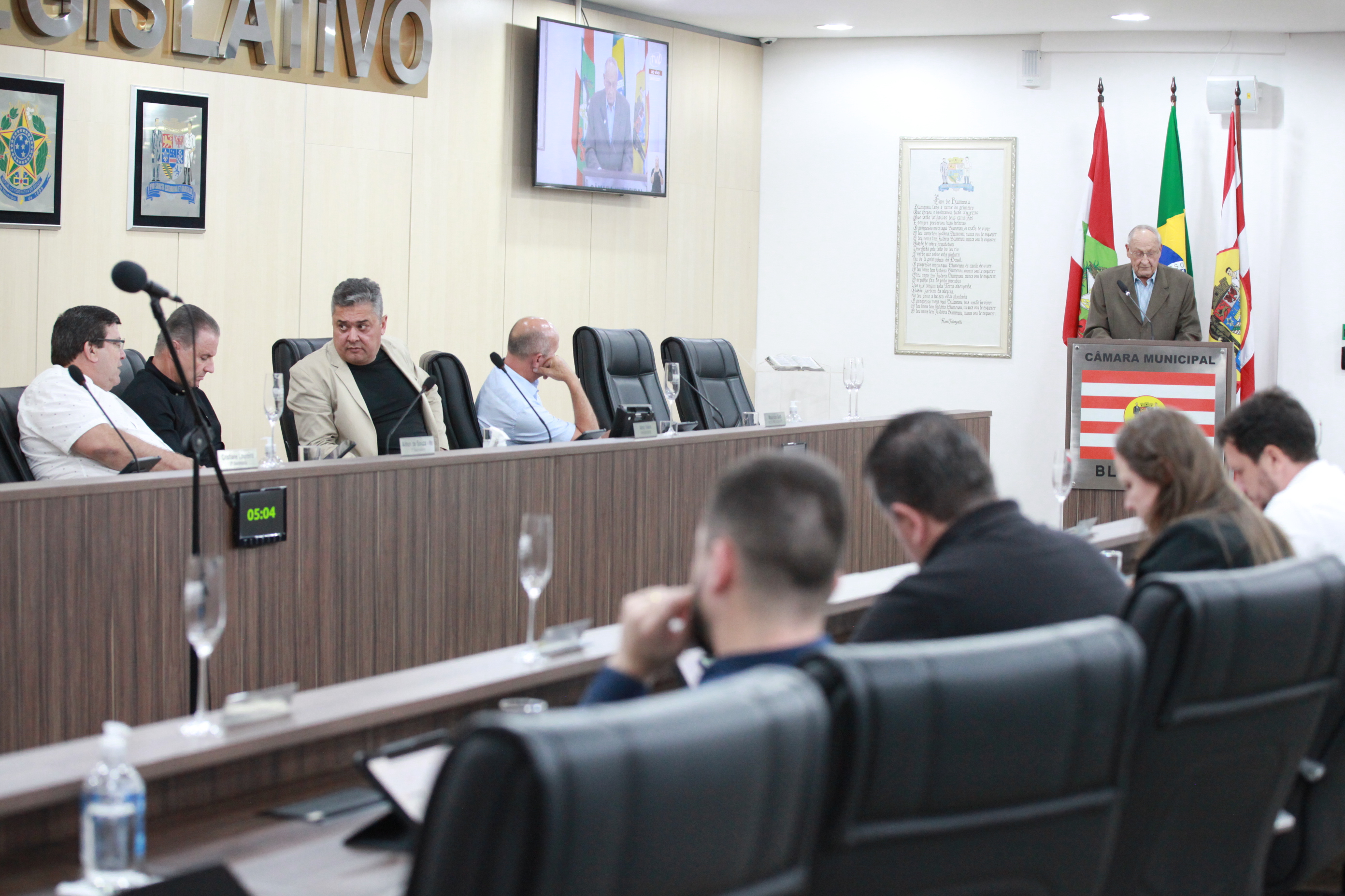 Vereadores aprovam projeto que regulamenta a comercialização de carne temperada no município