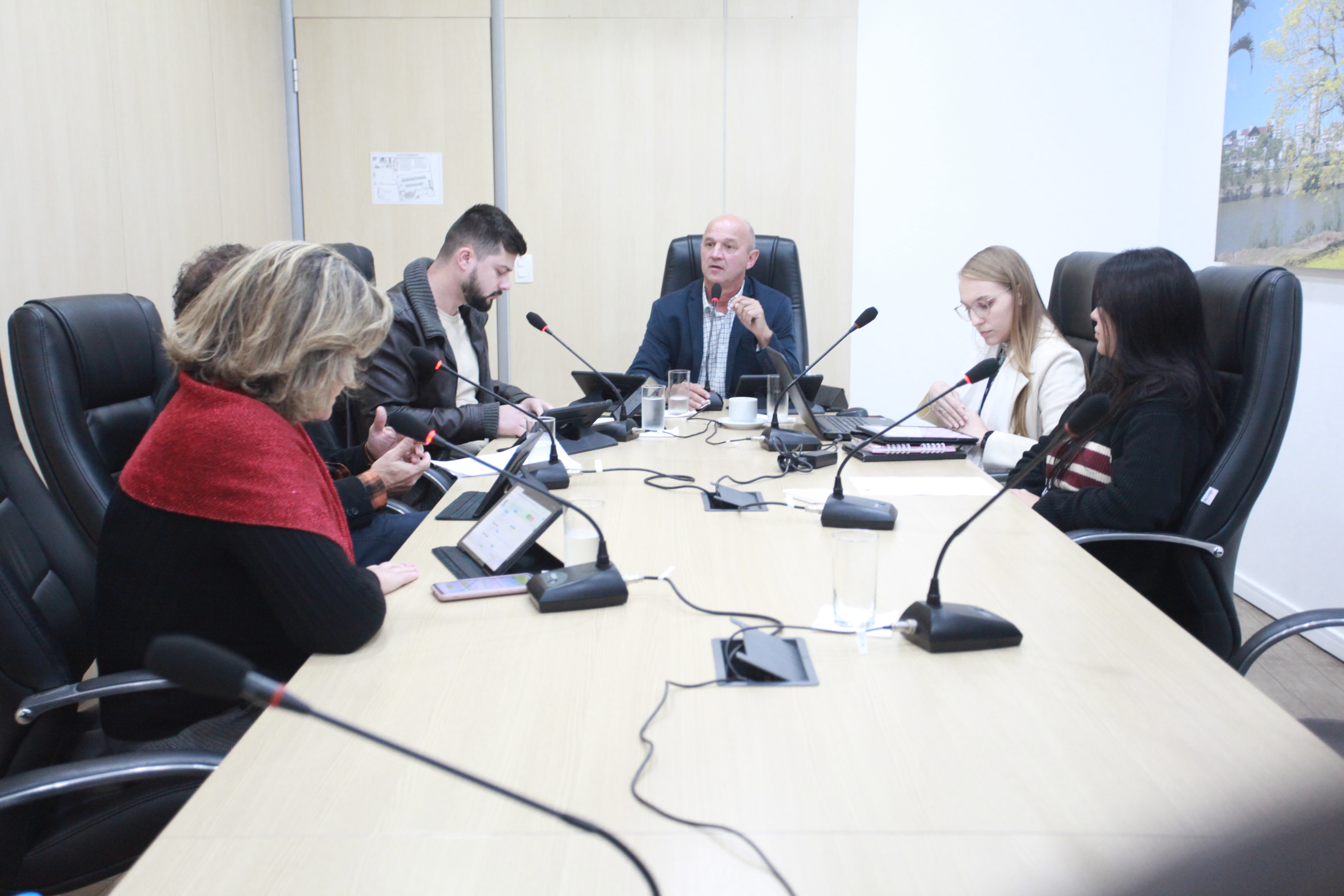 Uma proposta e três emendas passam pela Comissão de Finanças 