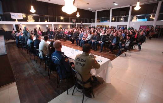 Mais de 250 pessoas prestigiam Sessão Itinerante da Câmara de Blumenau na  região Norte - Câmara Municipal de Blumenau