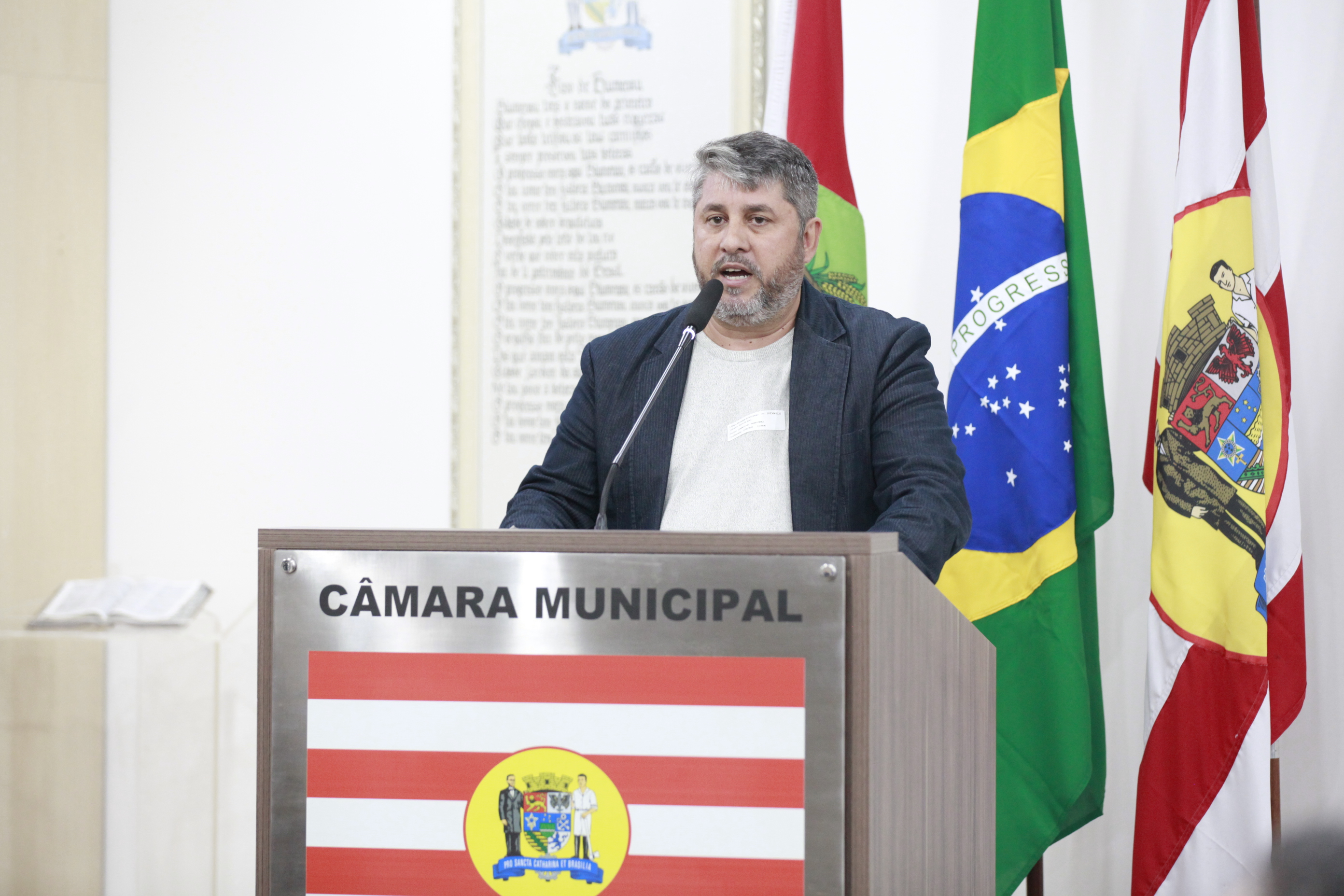 Presidente da Câmara Municipal de Brusque visita o legislativo blumenauense e convida para sessão solene 