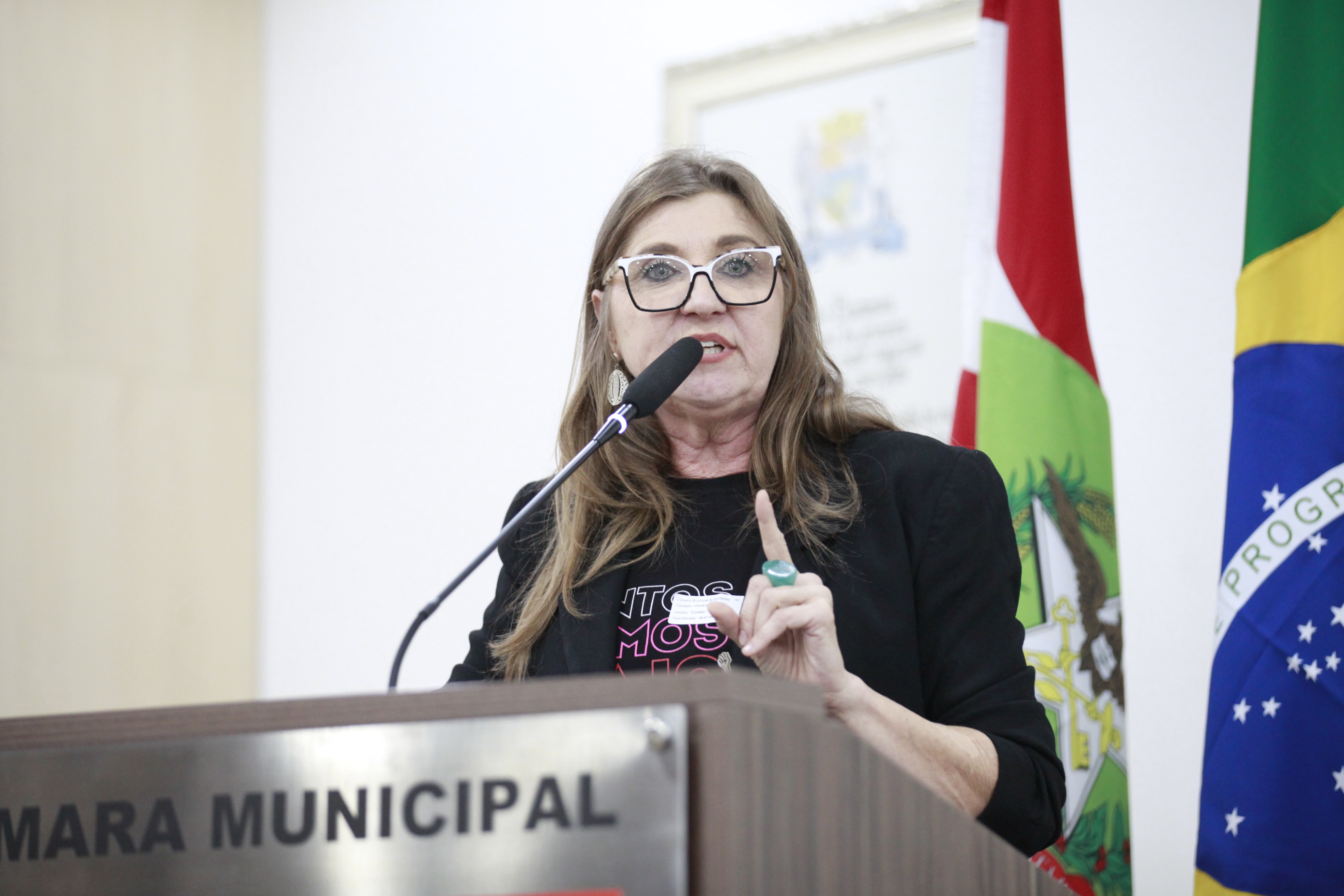 Secretária Geral do Sintrafite defende direitos trabalhistas dos funcionários da Coteminas na Tribuna Livre