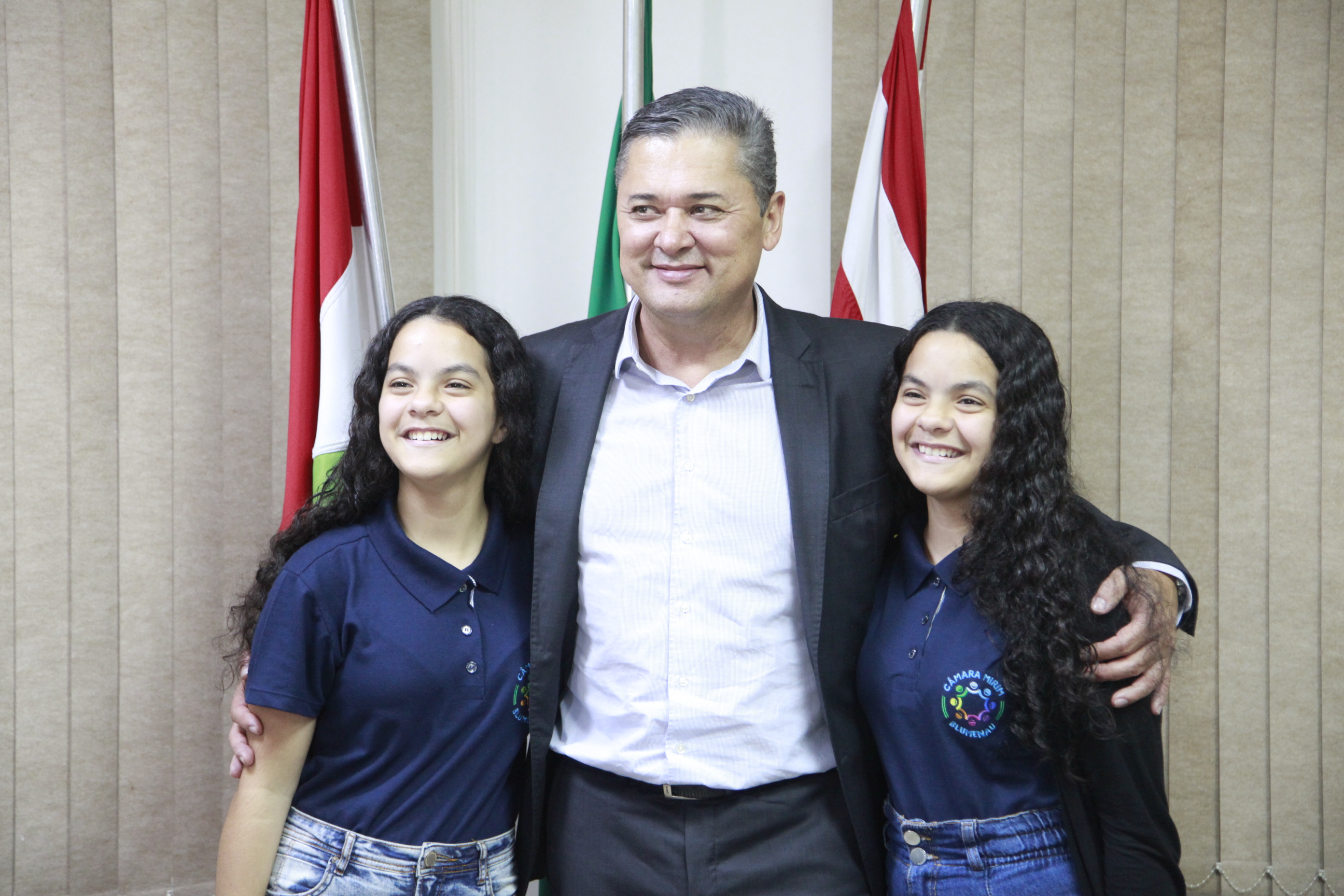 Suplente Maria Eduarda Zimmermann toma posse na Câmara Mirim 