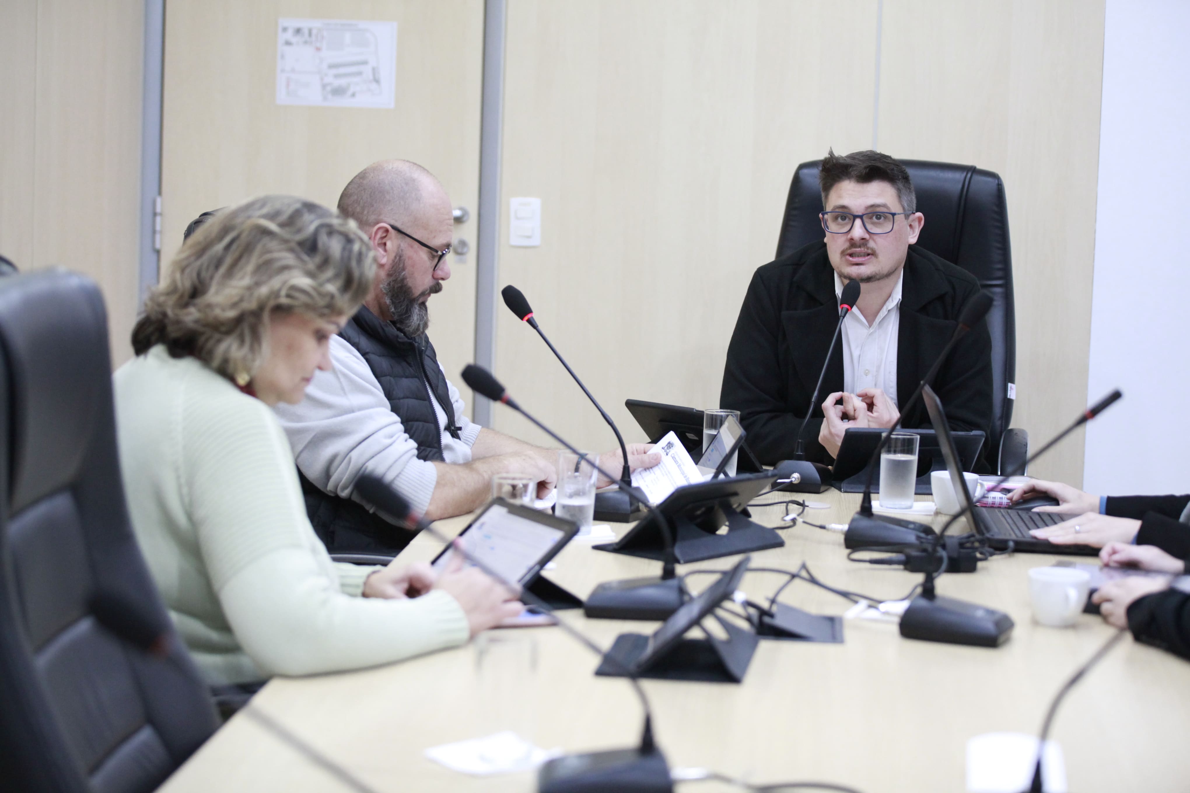 Comissões de Educação, de Transportes e de Turismo emitem parecer favorável a três projetos de lei e um decreto legislativo