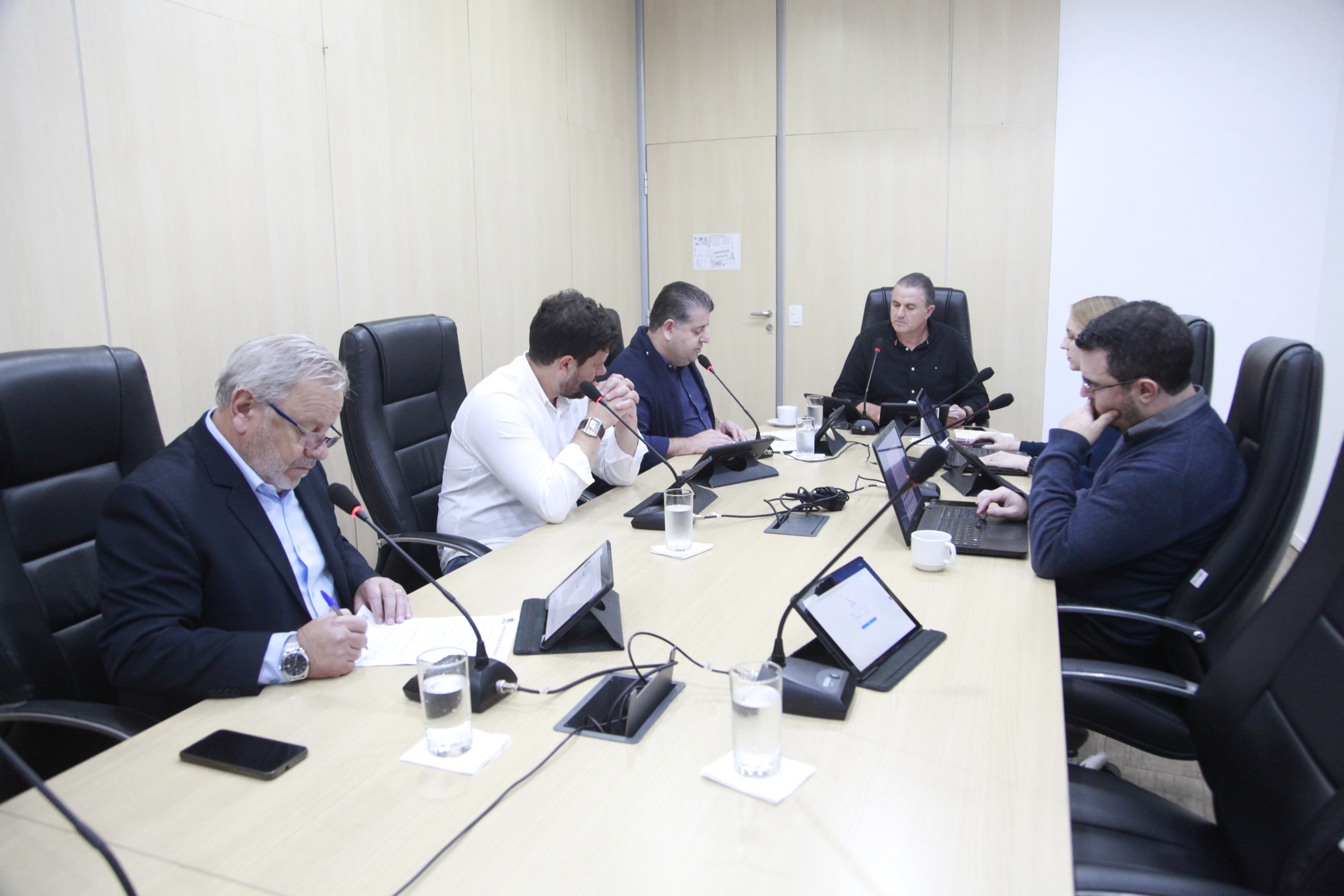 CCJ emite pareceres favoráveis a sete projetos de lei e duas emendas