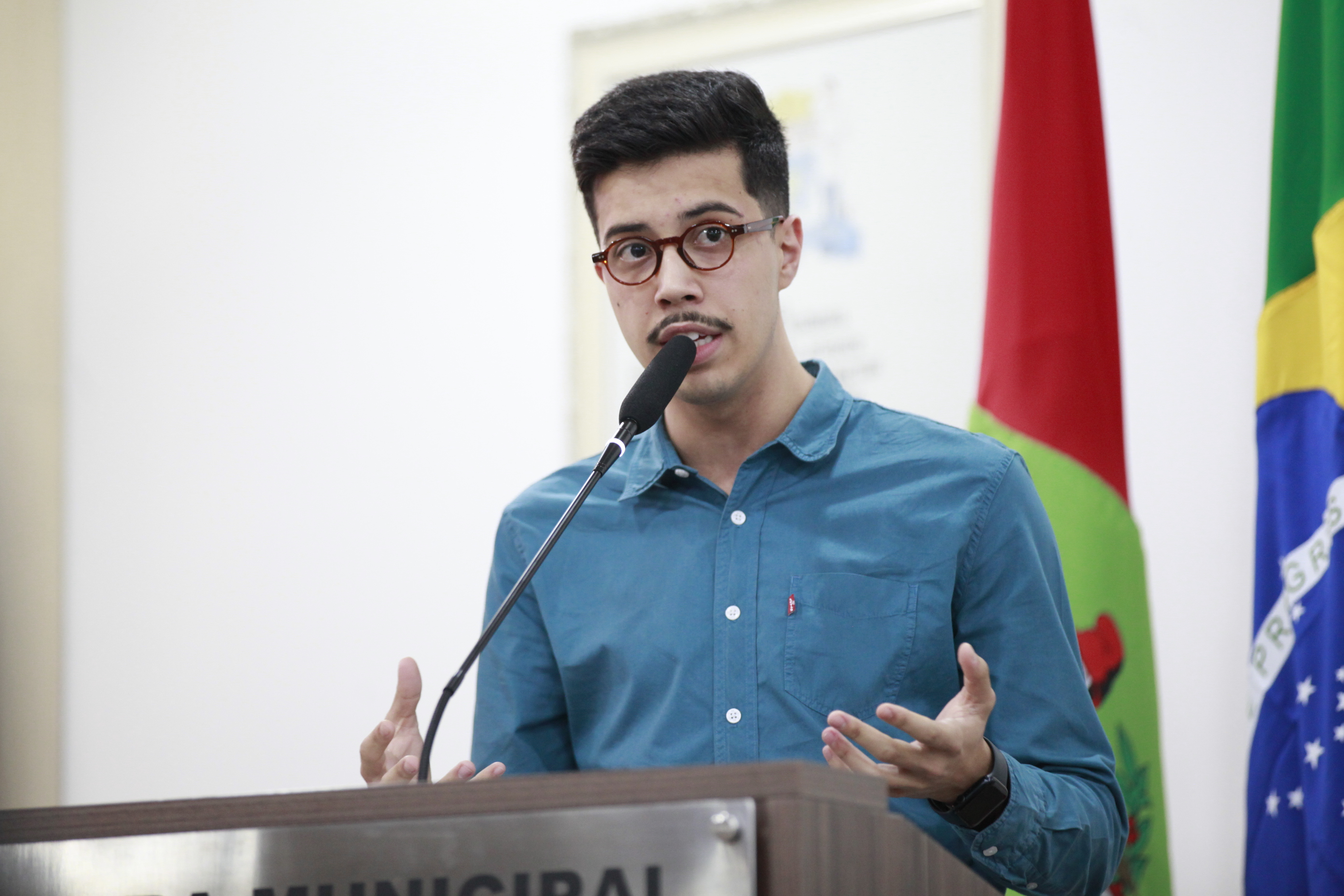 Gerente da Secretaria de Turismo destaca Semana da Juventude em Blumenau na tribuna livre