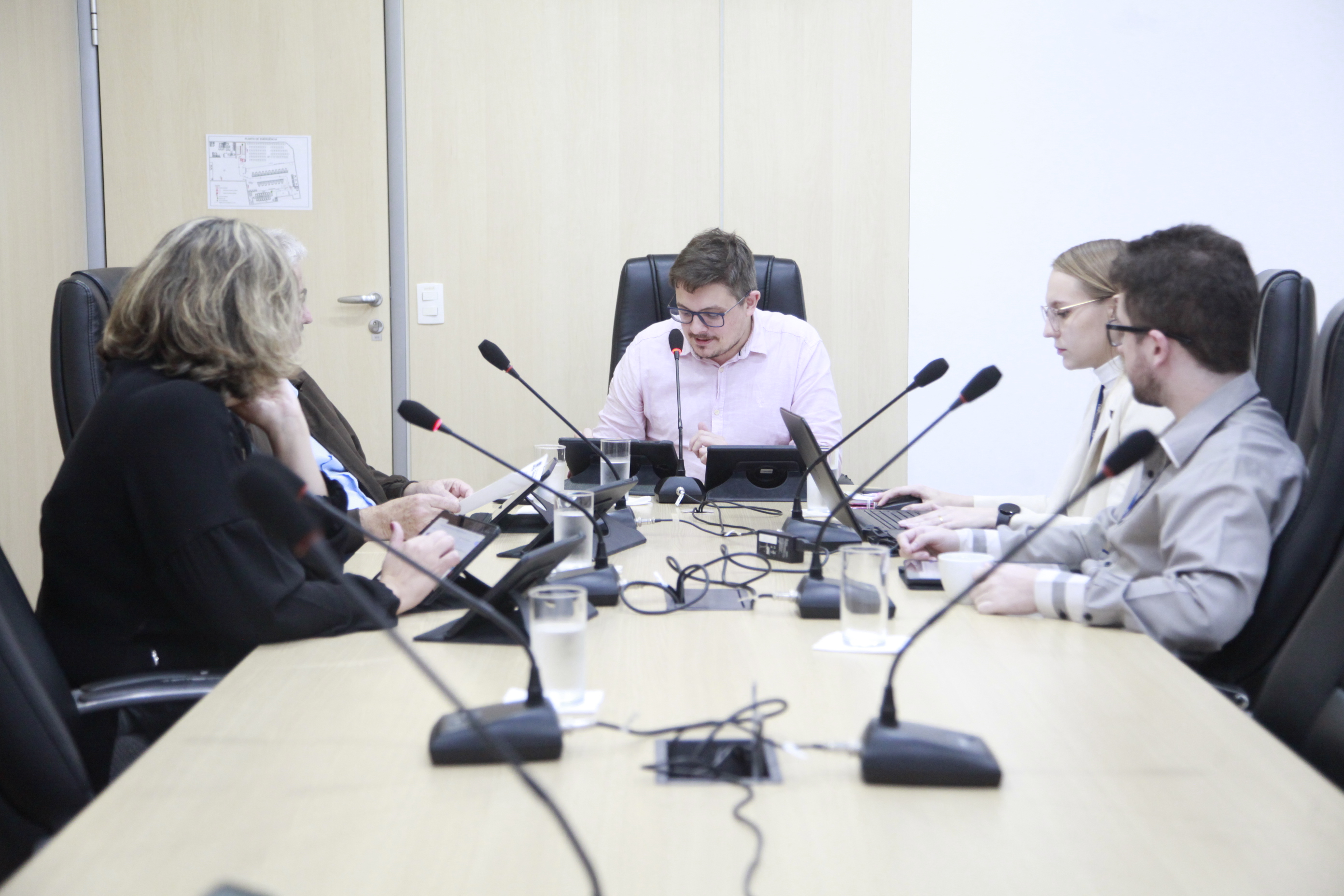 Comissões de Educação, de Transportes e de Turismo emitem parecer favorável a três projetos de lei