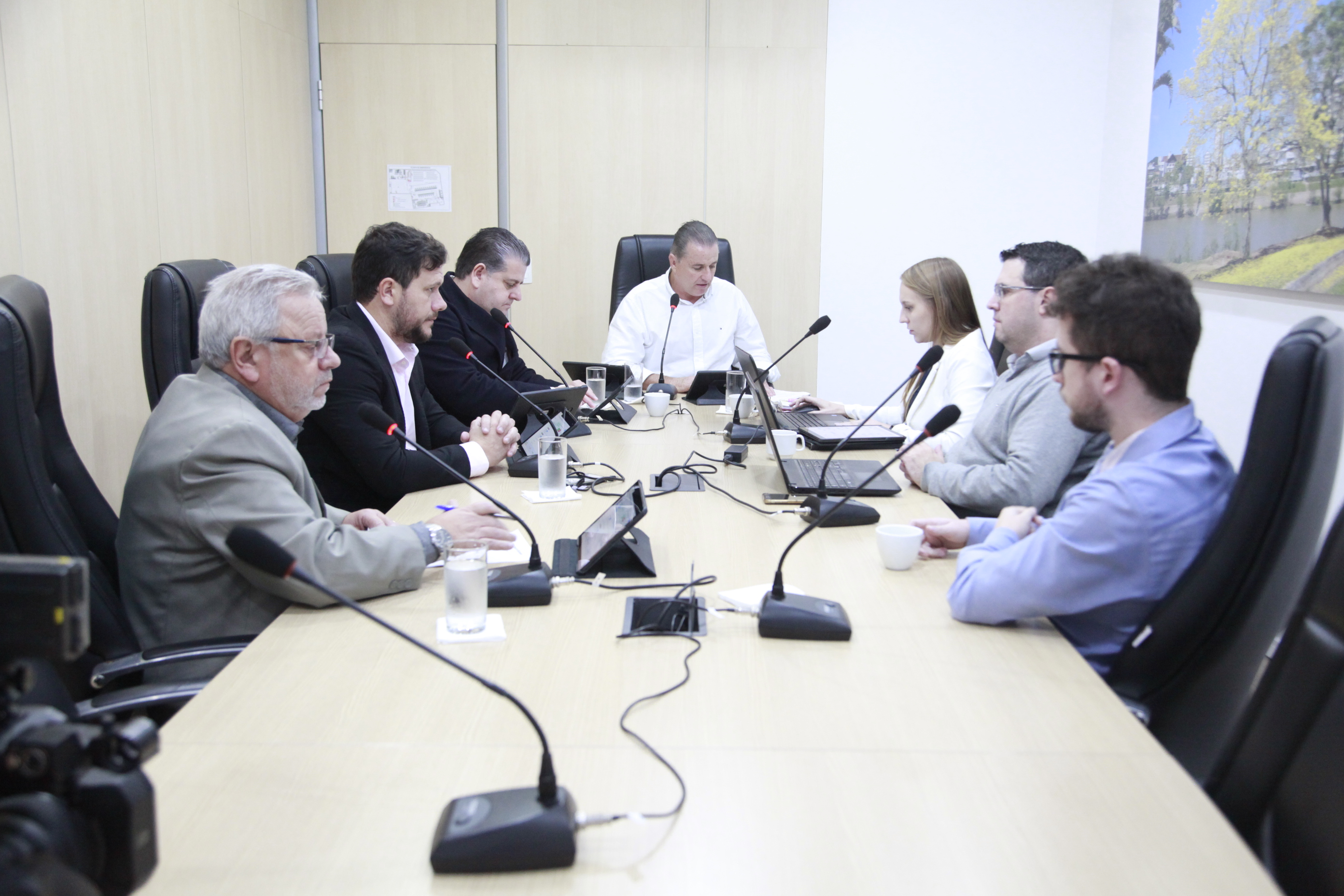 CCJ emite pareceres favoráveis a seis projetos de lei e dois decretos legislativos