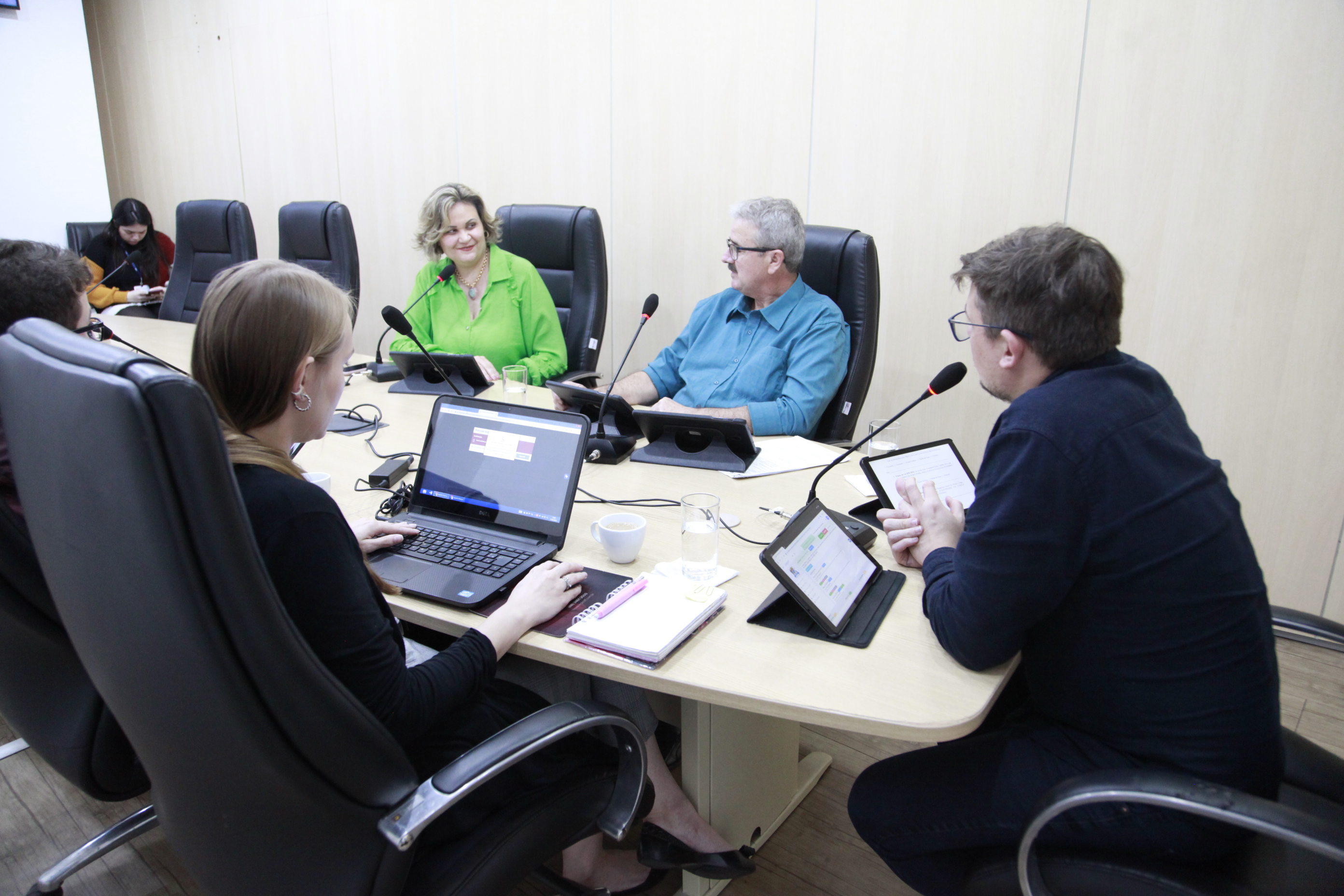 Comissões de Educação, de Transportes e de Turismo emitem parecer favorável a quatro projetos de lei e um decreto legislativo