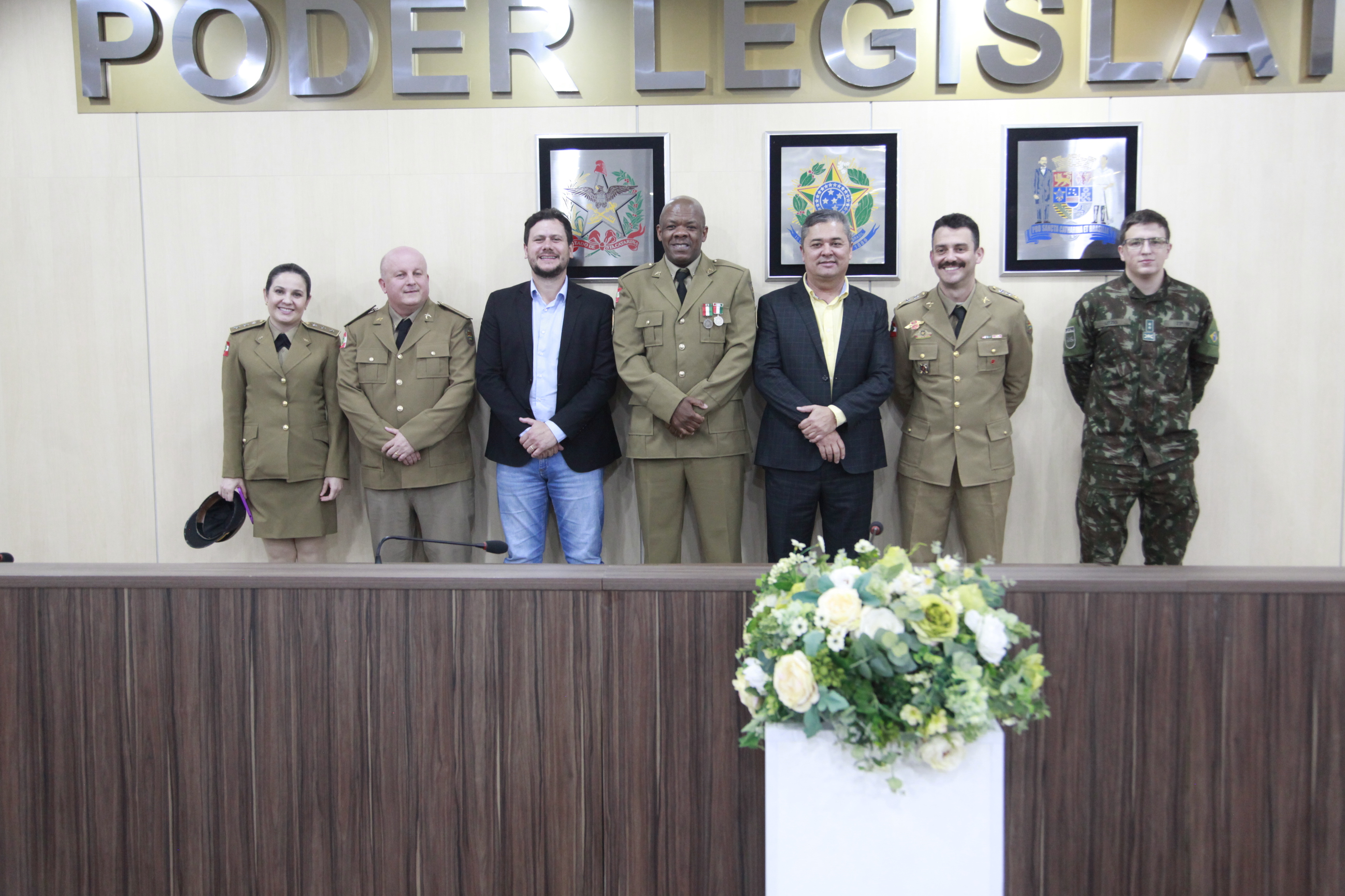 Legislativo blumenauense homenageia três integrantes da Polícia Militar com a Comenda Municipal do Mérito Duque de Caxias