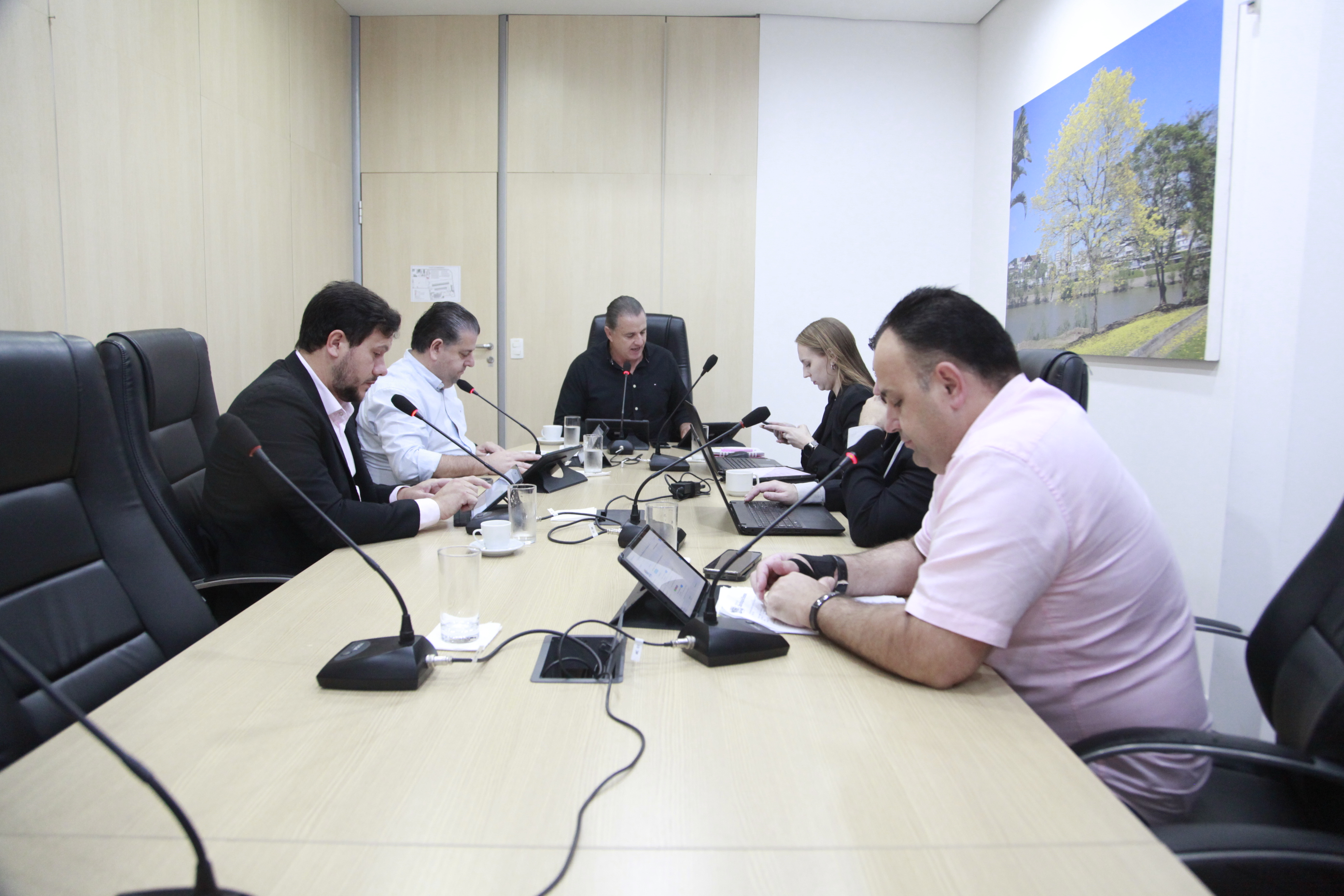 CCJ emite pareceres favoráveis a 10 projetos e duas emendas na reunião desta terça-feira (12)