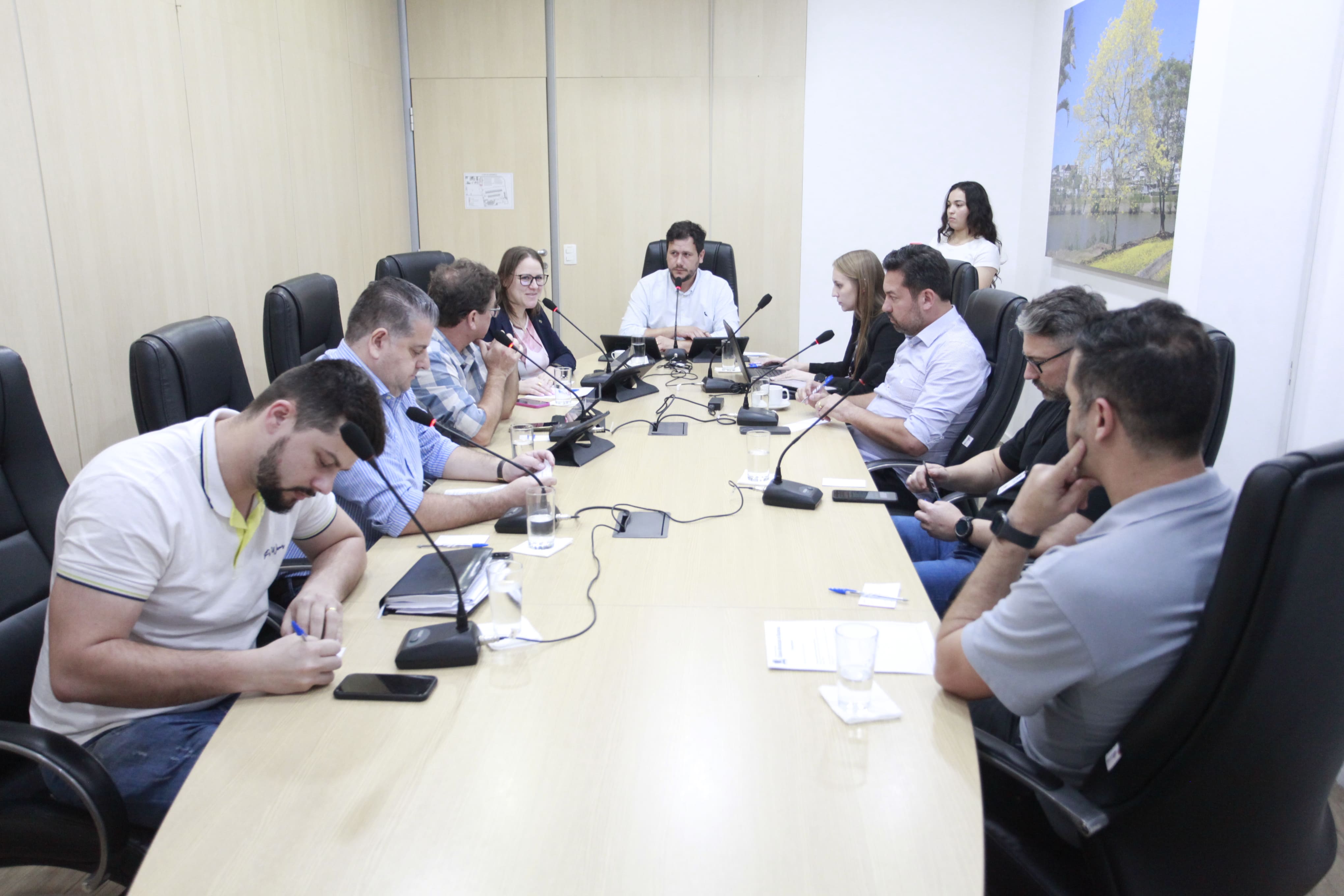 Reunião da Comissão de Transportes conta com a presença do Secretário de Trânsito, que esclarece assuntos relacionados a fiscalização eletrônica no município de Blumenau