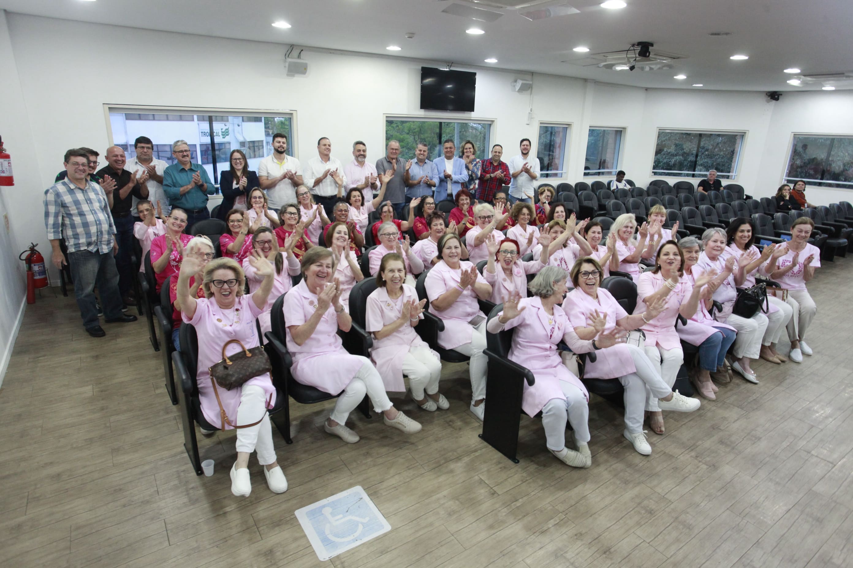 Câmara aprova projeto que autoriza doação de imóvel para sede da Rede Feminina de Combate ao Câncer