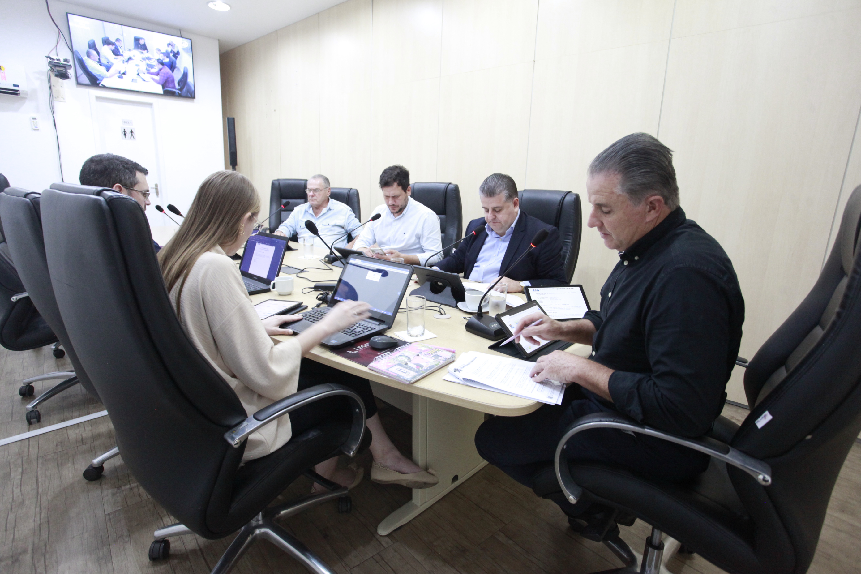 CCJ emite pareceres favoráveis a nove projetos, um veto, seis emendas e duas subemendas