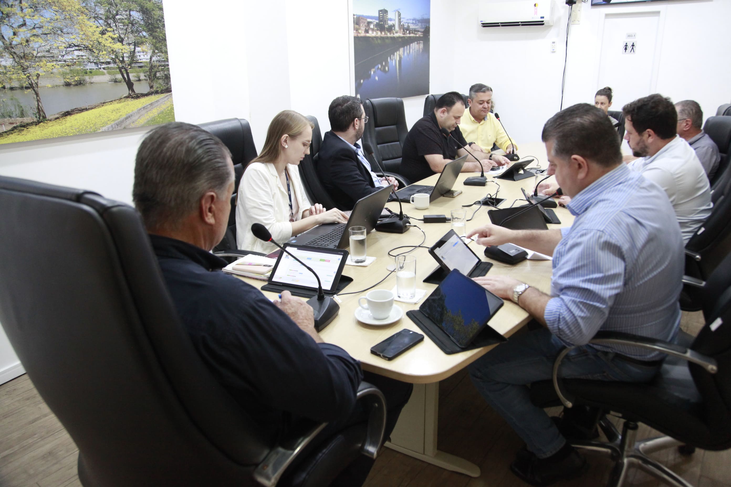 CCJ emite pareceres favoráveis a três projetos de lei e um decreto legislativo