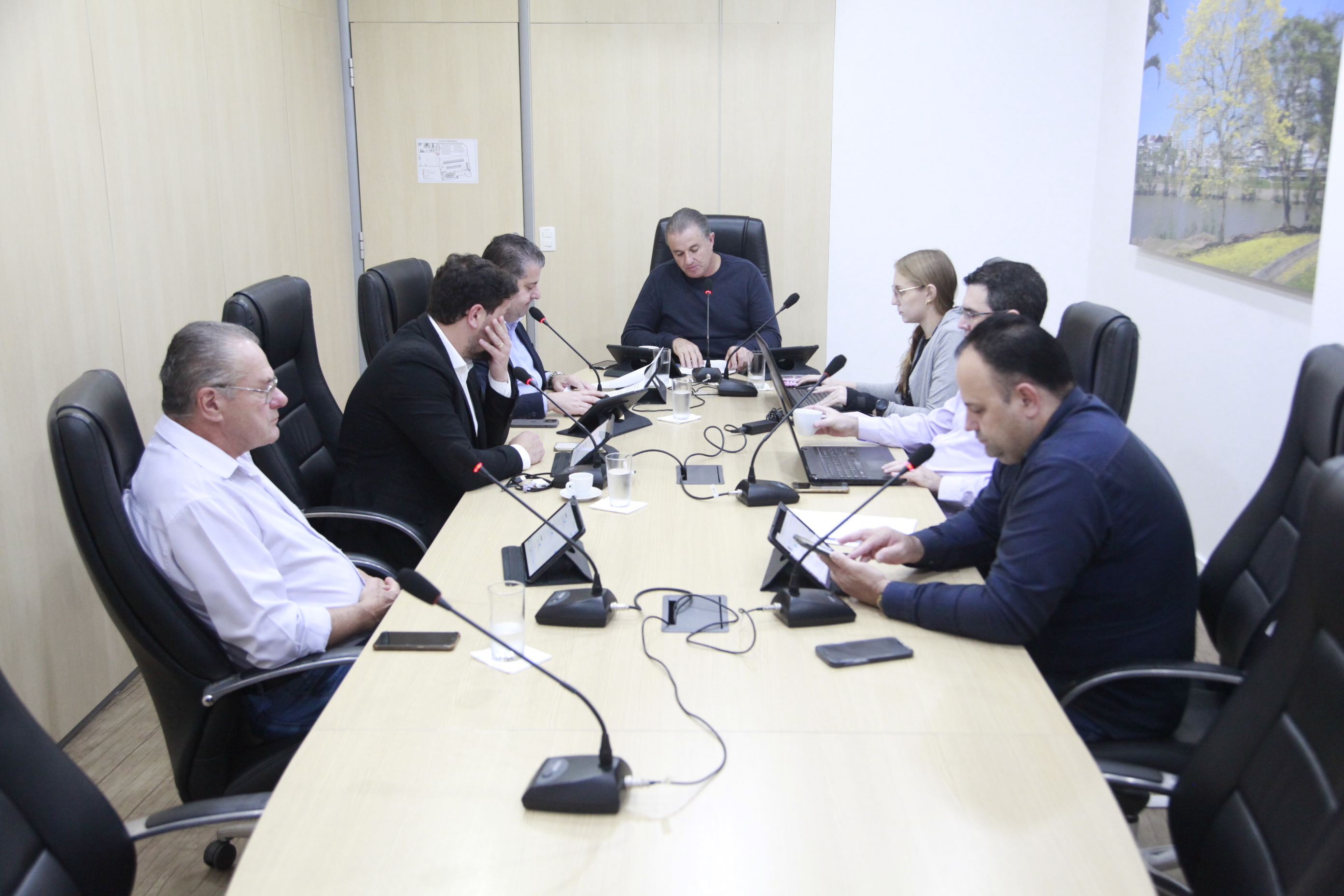 CCJ emite pareceres favoráveis a quatro projetos de lei, cinco decretos legislativos e uma resolução