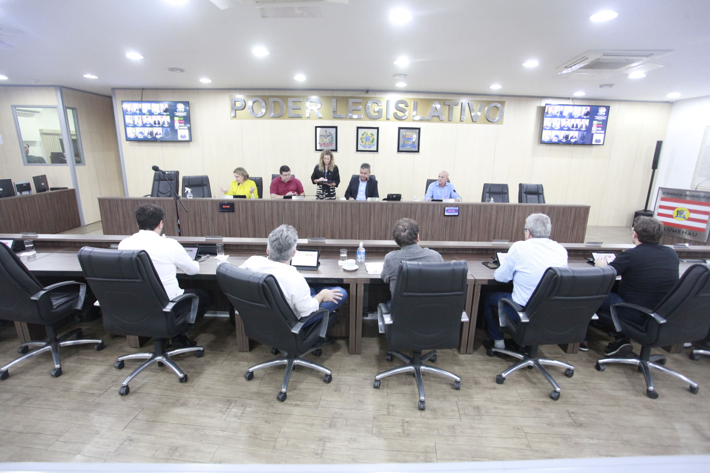 Câmara aprova projeto que dispõe sobre identificação permanente por método eletrônico de cães e gatos